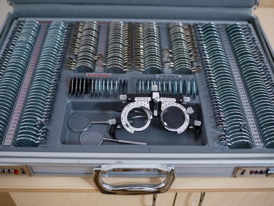 Wyposażenie gabinetu okulistycznego od zera ? lista niezbędnego sprzętu na start