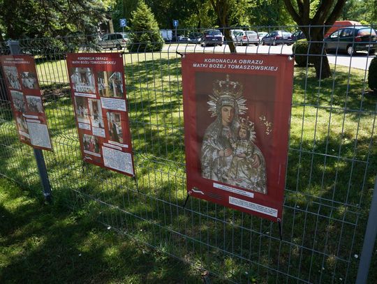 Wystawa o koronacji Matki Bożej Tomaszowskiej