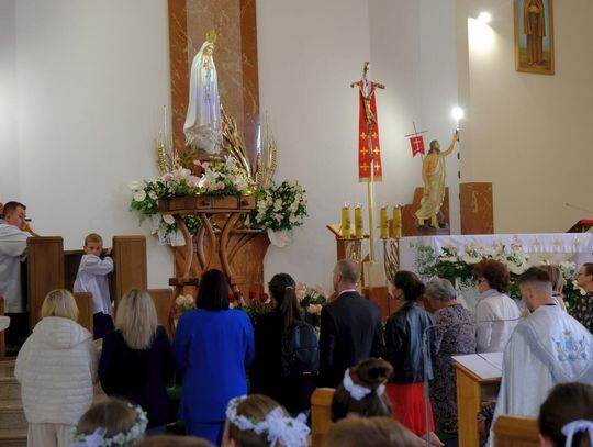 Z różańcem dla Matki