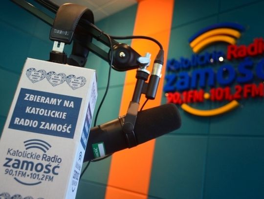 Zbiórka do puszek na Katolickie Radio Zamość