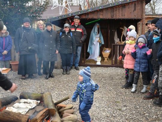 Żywa szopka z osiołkiem i danielem w Cześnikach