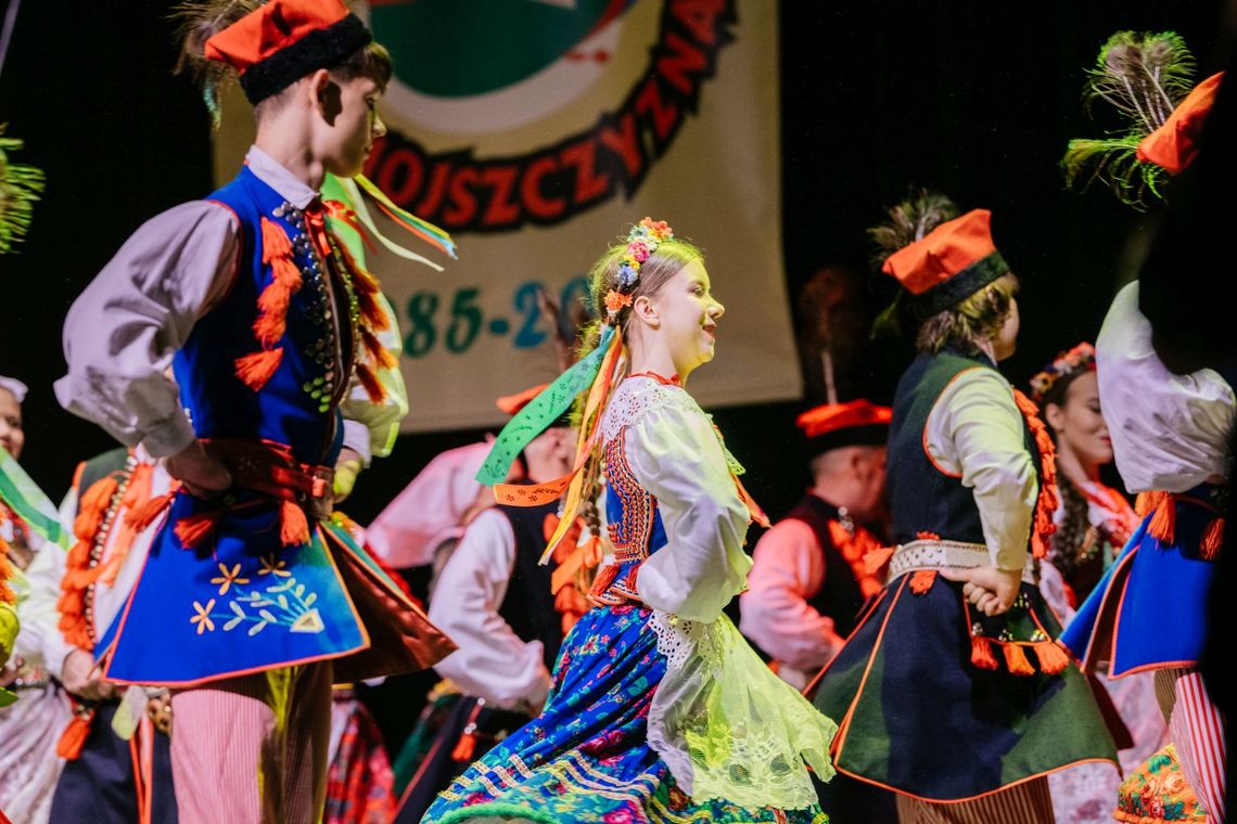 30 lat Stowarzyszenia Przyjaciół Ludowego ZPiT „Zamojszczyzna” 30 lat Stowarzyszenia Przyjaciół Ludowego ZPiT „Zamojszczyzna”