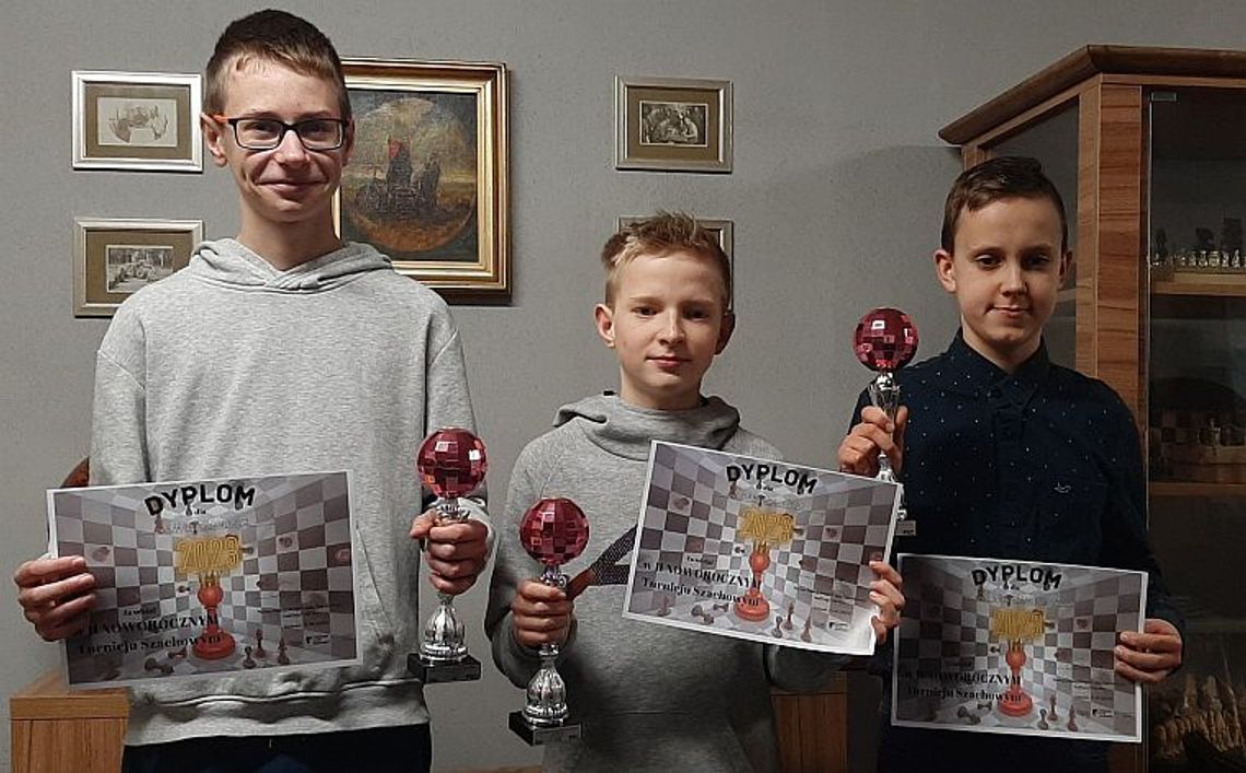 Bartosz Ożóg, Krystian Kiszka i Karol Prochowicz to zwycięzcy Noworocznego Turnieju Szachowego