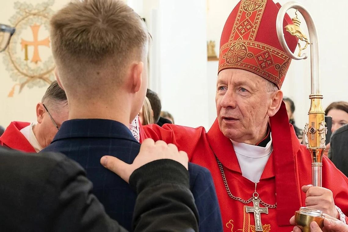 Bierzmowanie osób dorosłych Bierzmowanie osób dorosłych