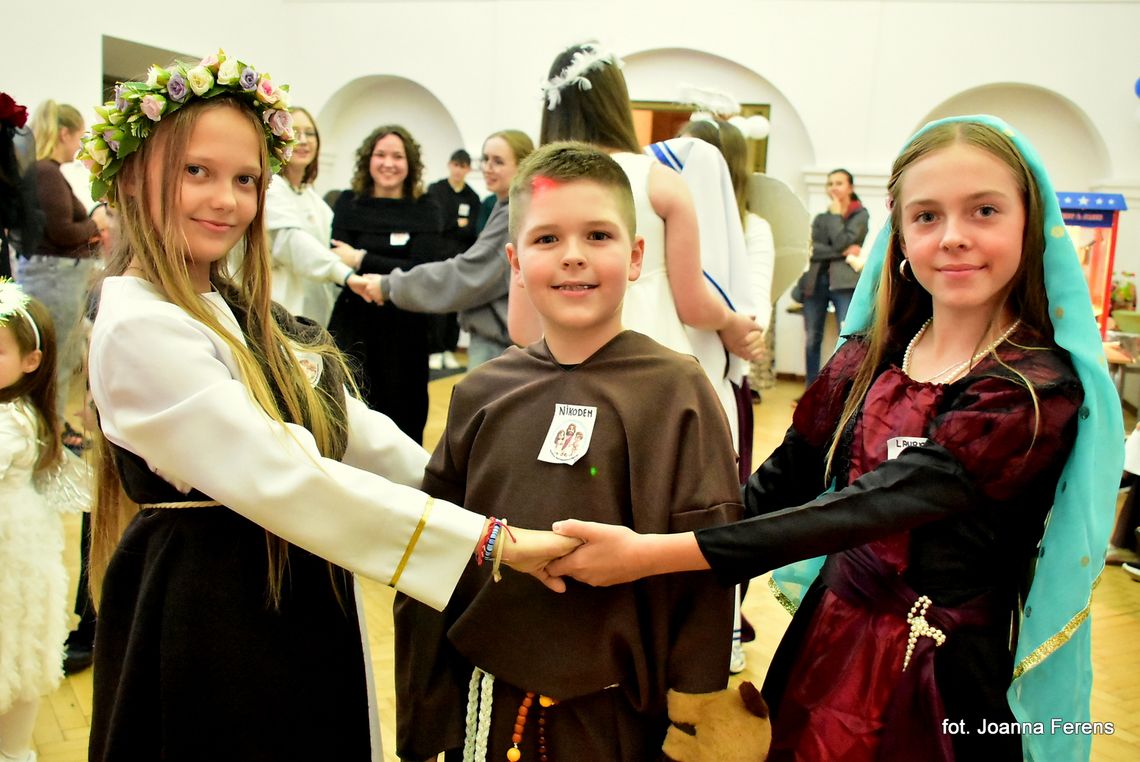 Biłgoraj. Bal Wszystkich Świętych