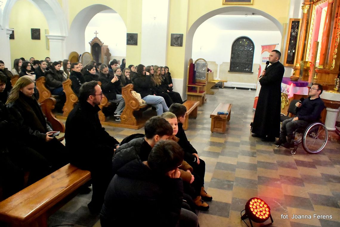 Biłgoraj. Hebron – Adwentowe Zwołanie Młodych Biłgoraj. Hebron – Adwentowe Zwołanie Młodych