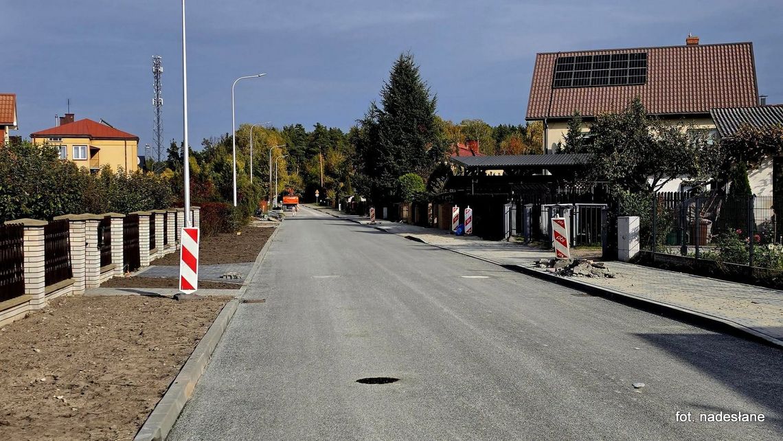 Biłgoraj. Nowy asfalt na ul. Sitarskiej i Alei 400-lecia Biłgoraj. Nowy asfalt na ul. Sitarskiej i Alei 400-lecia