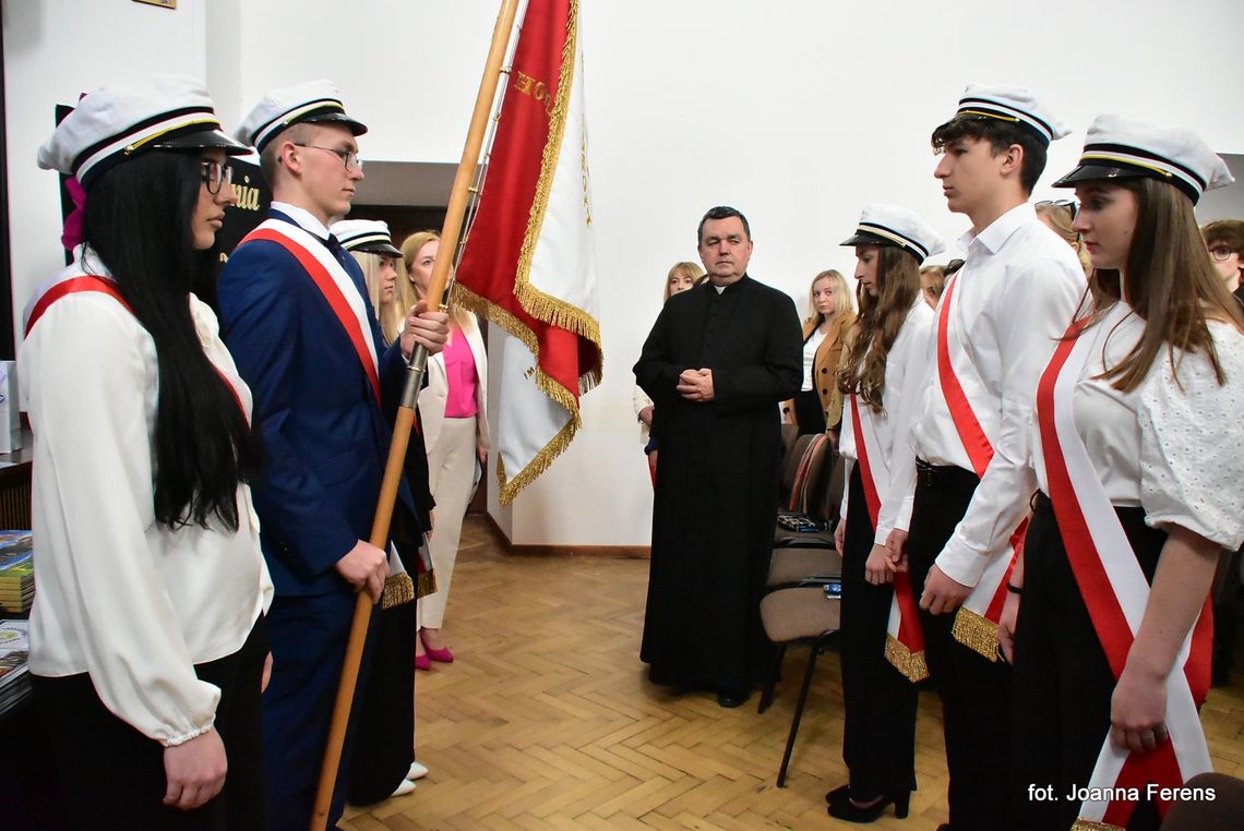 Biłgoraj. Pożegnanie maturzystów