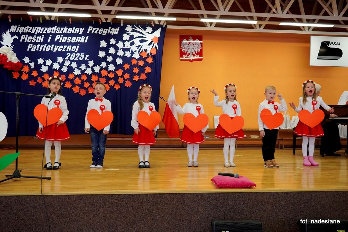 Biłgoraj. Przedszkolaki i pieśni patriotyczne