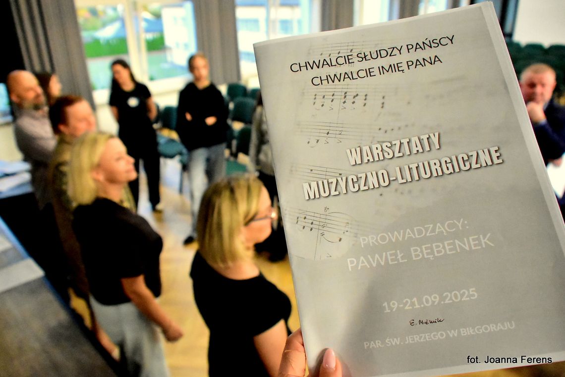 Biłgoraj. Rozpoczęły się warsztaty muzyczno-liturgiczne z Pawłem Bębenkiem