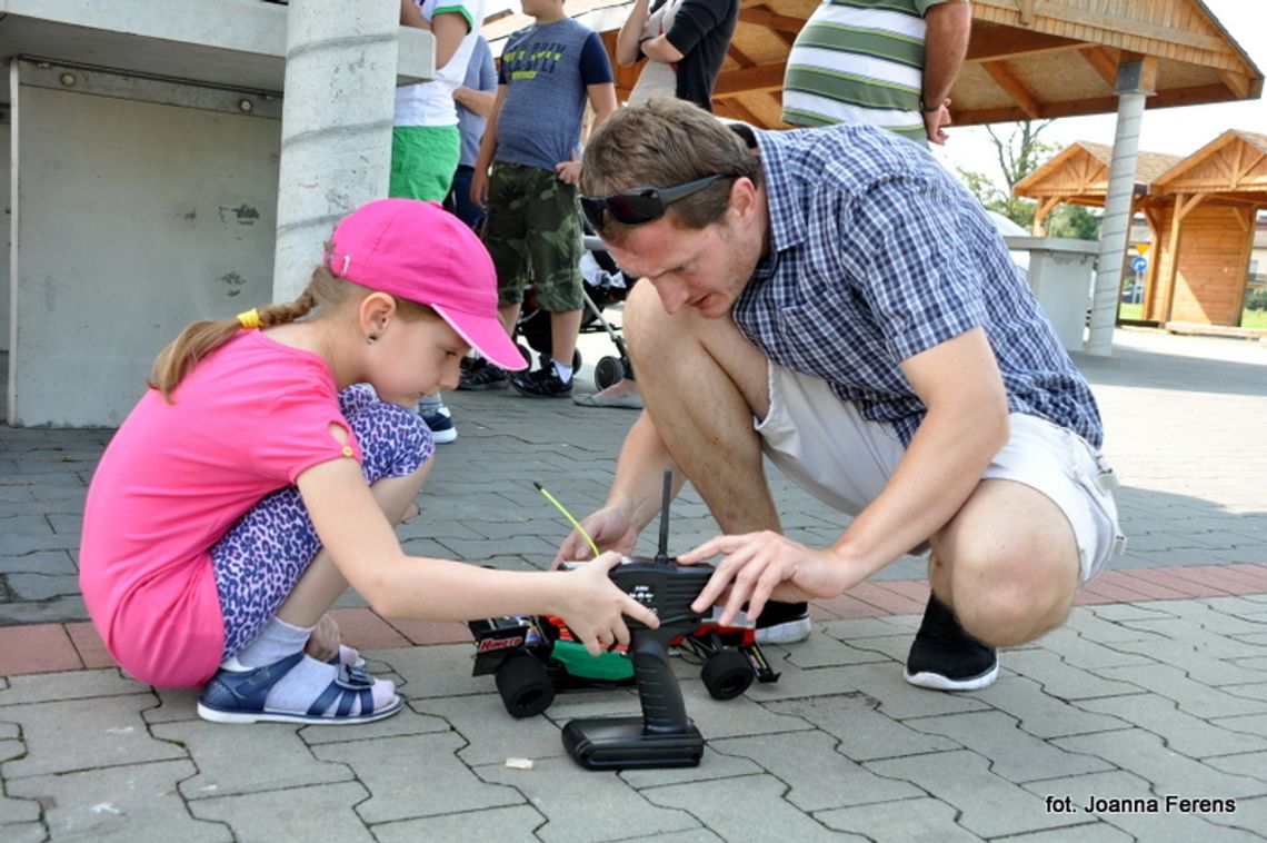 Biłgoraj. Zawody modeli kołowych