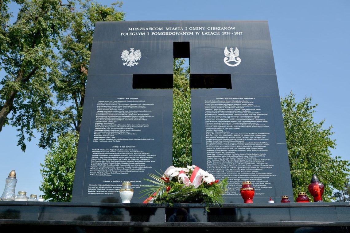 Cieszanów. Narodowy Dzień Pamięci Ofiar Ludobójstwa dokonanego przez ukraińskich nacjonalistów na obywatelach II Rzeczypospolitej Polskiej.