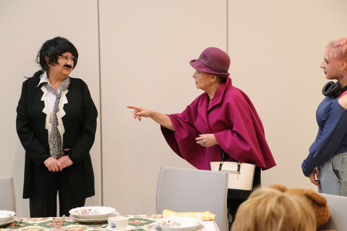 Dołącz do seniorów w teatralnej przygodzie- nabór do teatru
