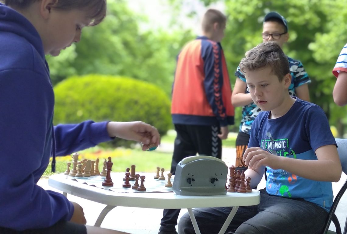 Ekologiczny turniej szachowy „Pod drzewkiem”
