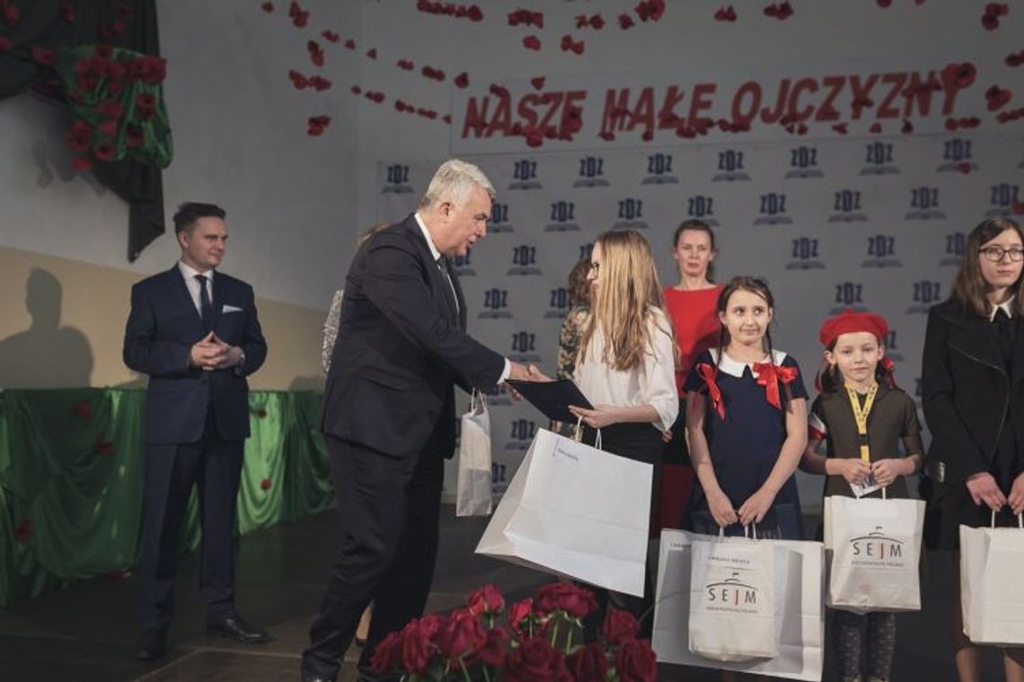 IV festiwal piosenki patriotycznej „NASZE MAŁE OJCZYZNY„