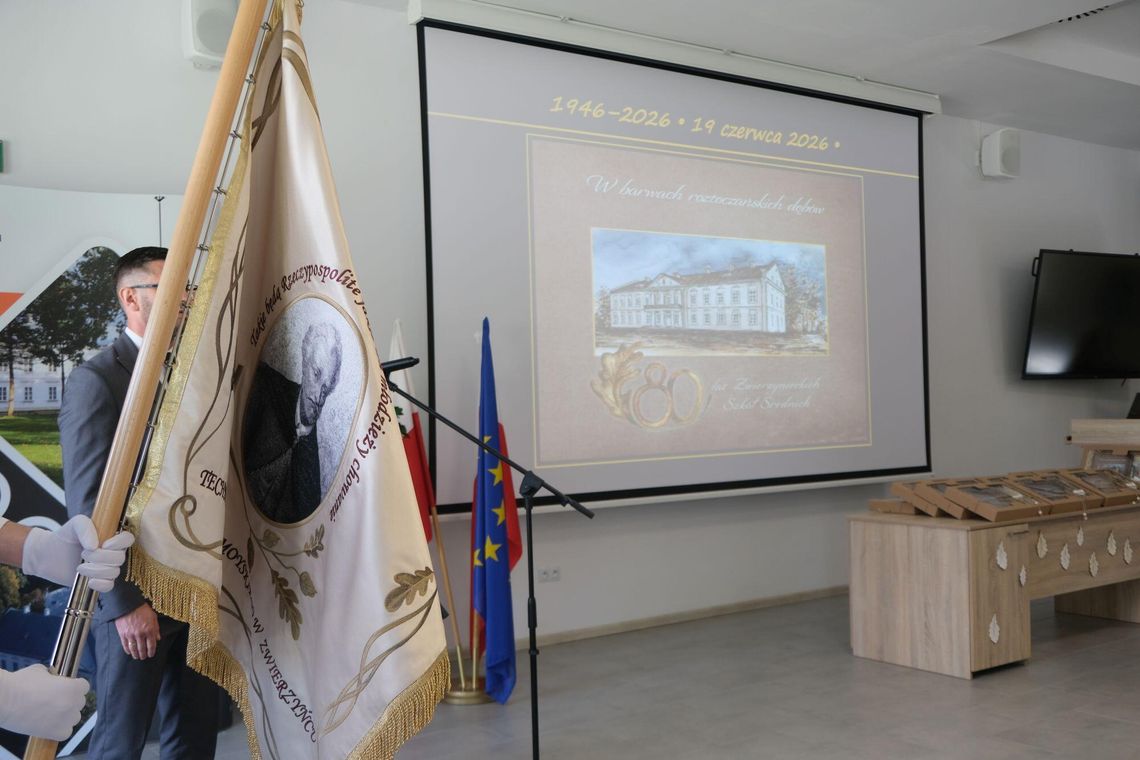 Jubileusz 80 - lecia szkoły w Zwierzyńcu Jubileusz 80 - lecia szkoły w Zwierzyńcu