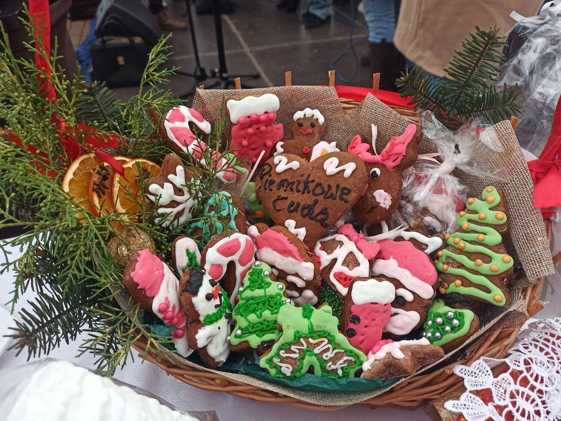 Kiermasz Bożonarodzeniowy w Łaszczowie Kiermasz Bożonarodzeniowy w Łaszczowie