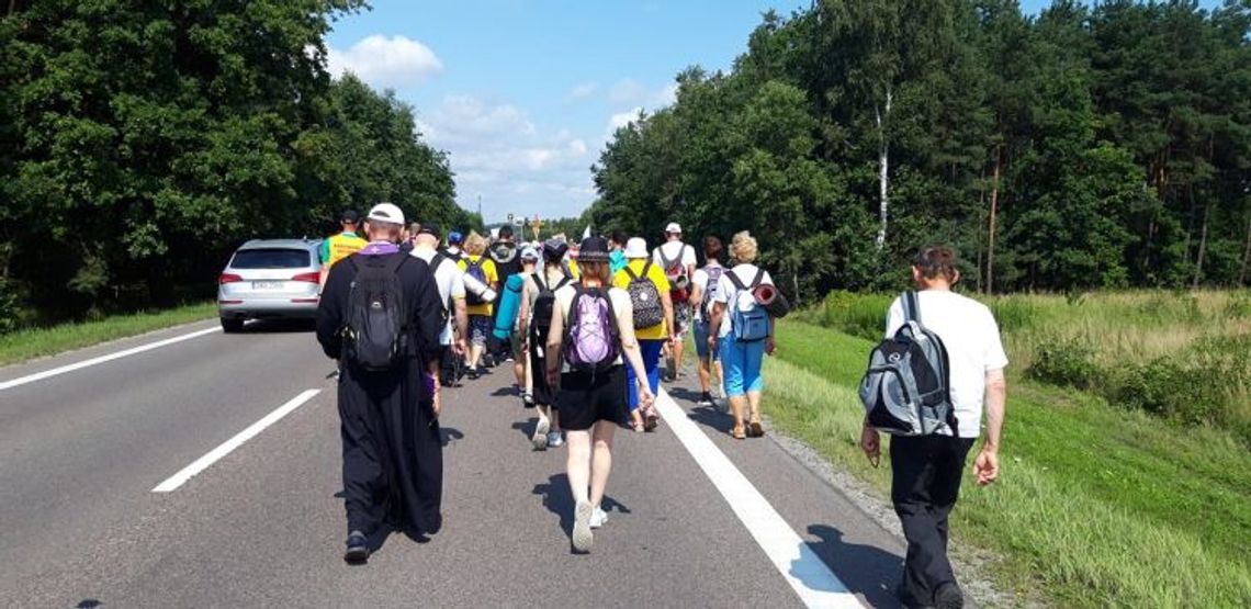 Kolejny dzień pielgrzymowania na Jasną Górę