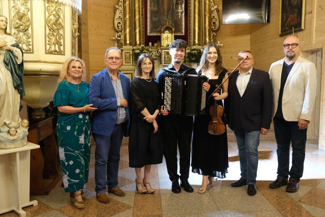 Koncert "Z Klasyką przez Polskę" w Nieliszu Koncert "Z Klasyką przez Polskę" w Nieliszu