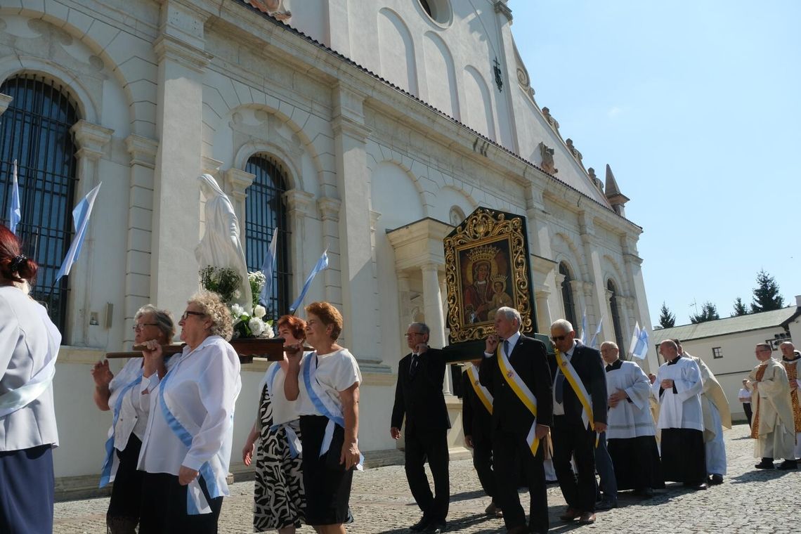 Łaskawa Matka od 25 lat w koronie