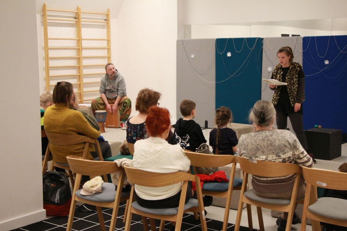 Między słowem a sceną. "Królowa Śniegu" w czytaniu performatywnym Między słowem a sceną. "Królowa Śniegu" w czytaniu performatywnym