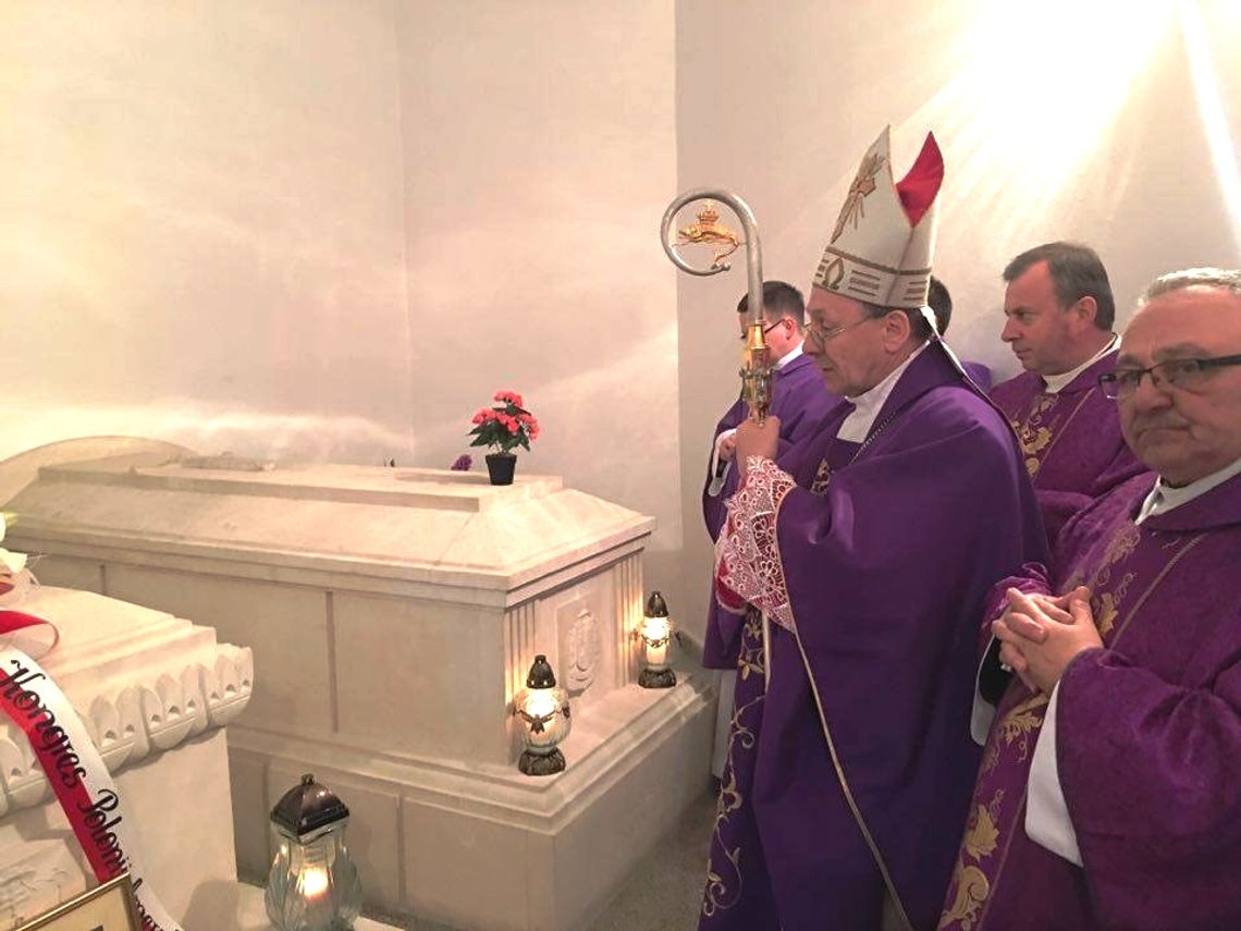 Modlitwa w intencji zmarłych biskupów