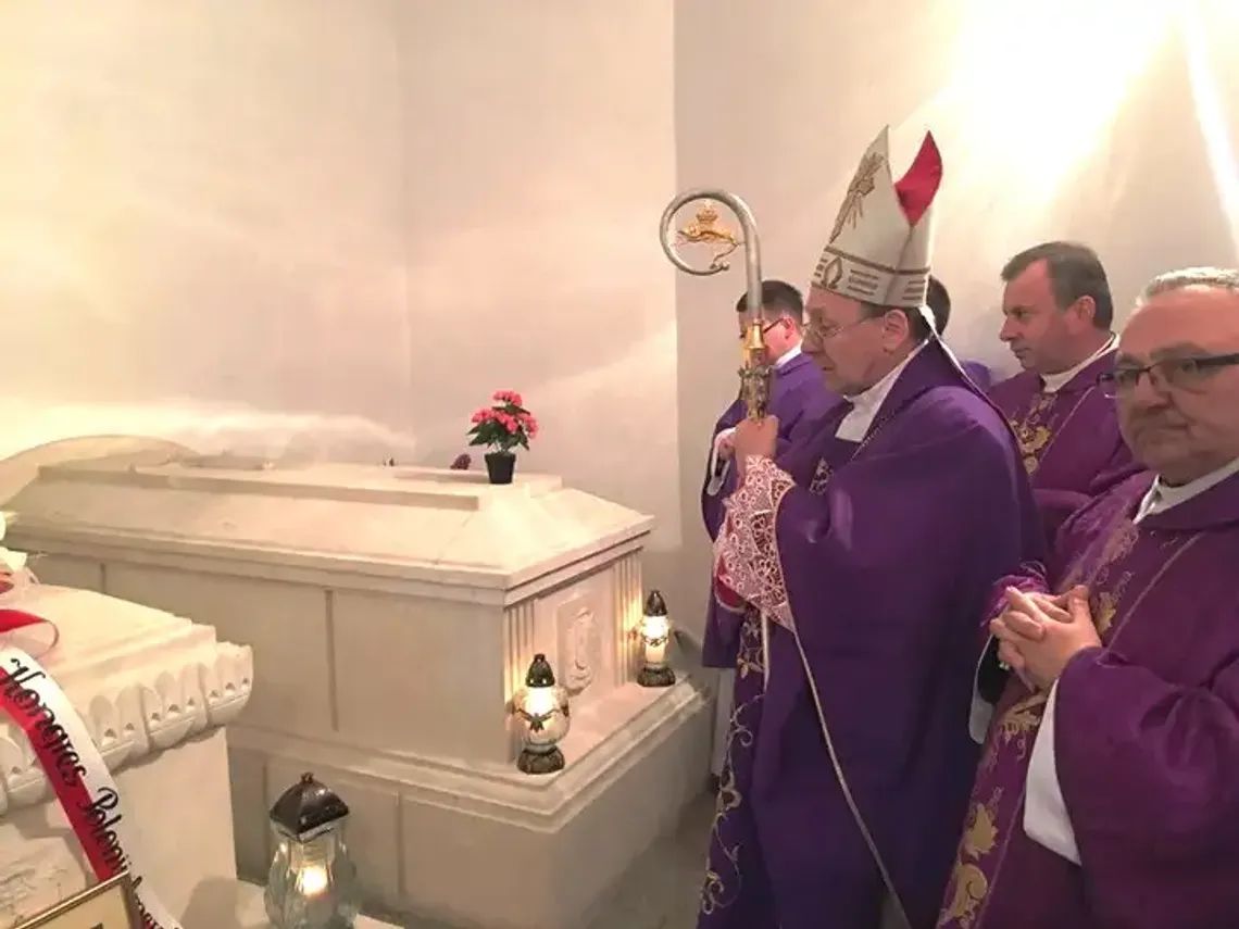 Msza święta za zmarłych biskupów