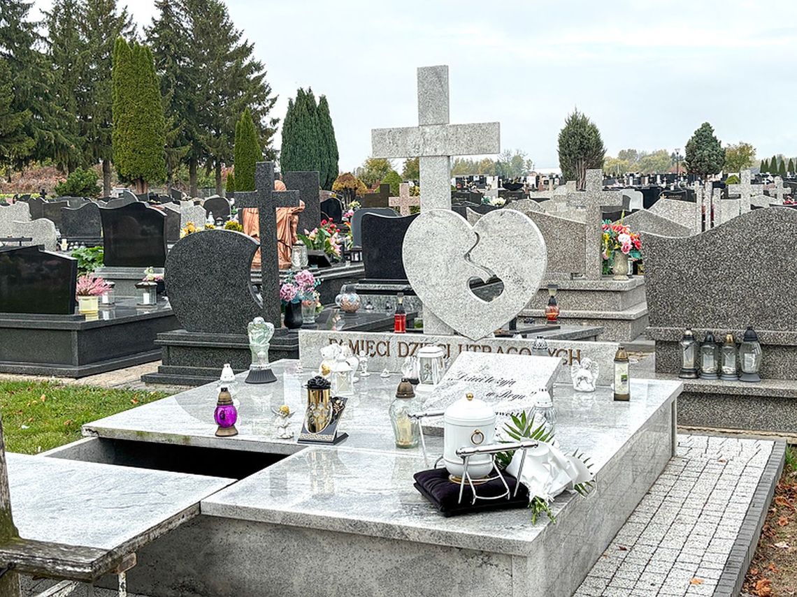 Na cmentarzu komunalnym sprawowano Mszę św. intencji dzieci utraconych