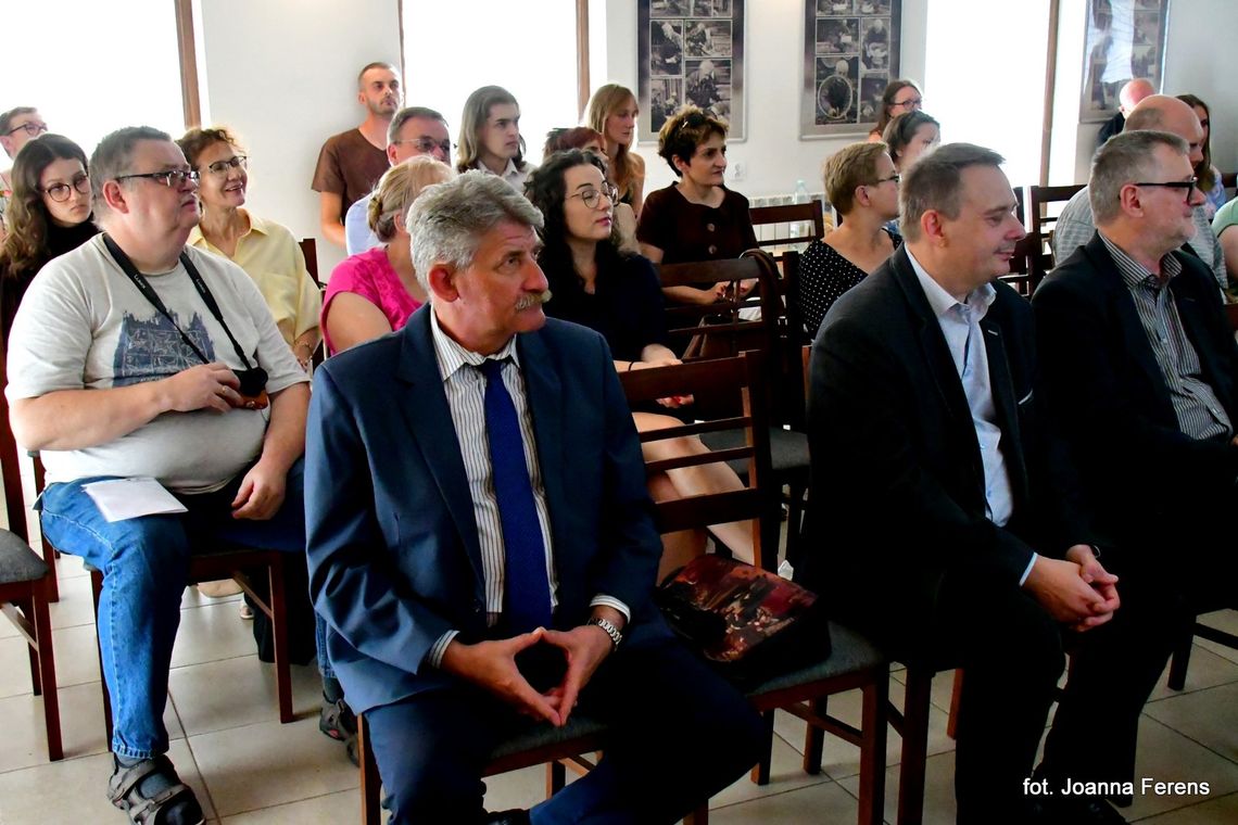 Nadrzecze Ogólnopolska konferencja o historii Ordynacji Zamojskiej Nadrzecze Ogólnopolska konferencja o historii Ordynacji Zamojskiej
