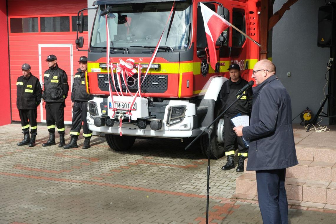 Nowy wóz strażacki dla OSP Werechanie – oficjalne przekazanie i poświęcenie pojazdu