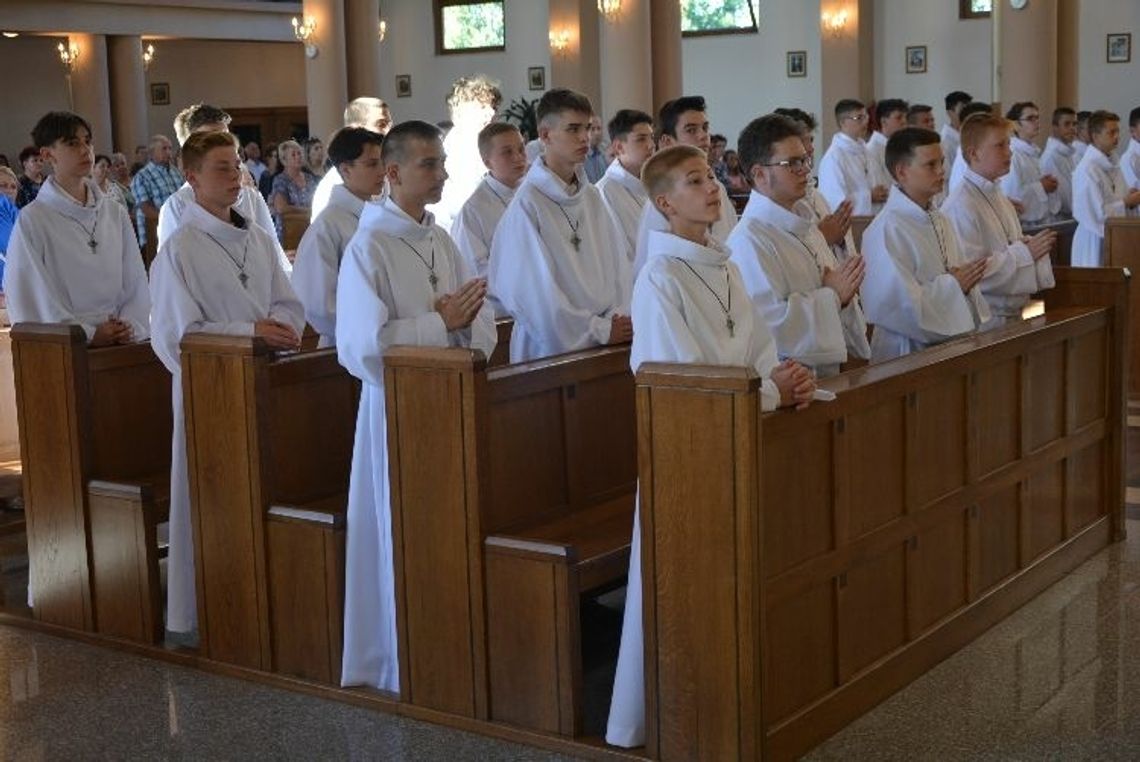 Obrzęd wprowadzenia do posługi 40 nowych lektorów