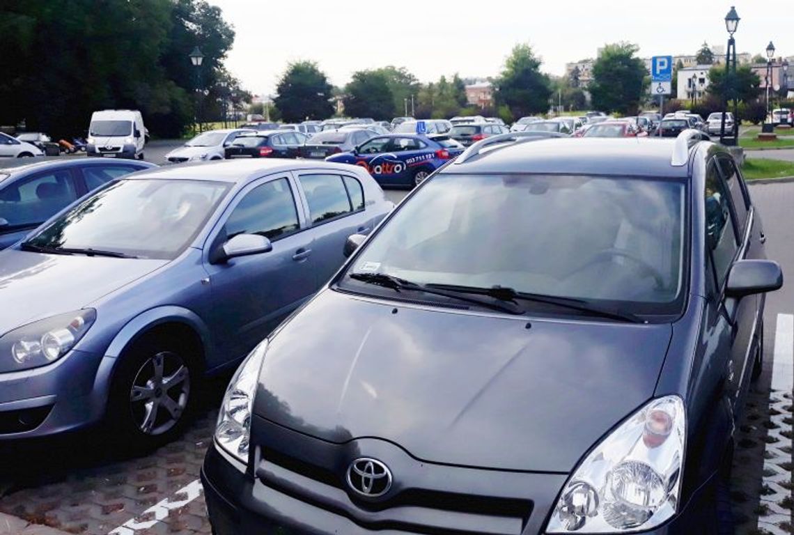 Od 1 kwietnia do 30 września będzie więcej płatnych parkingów