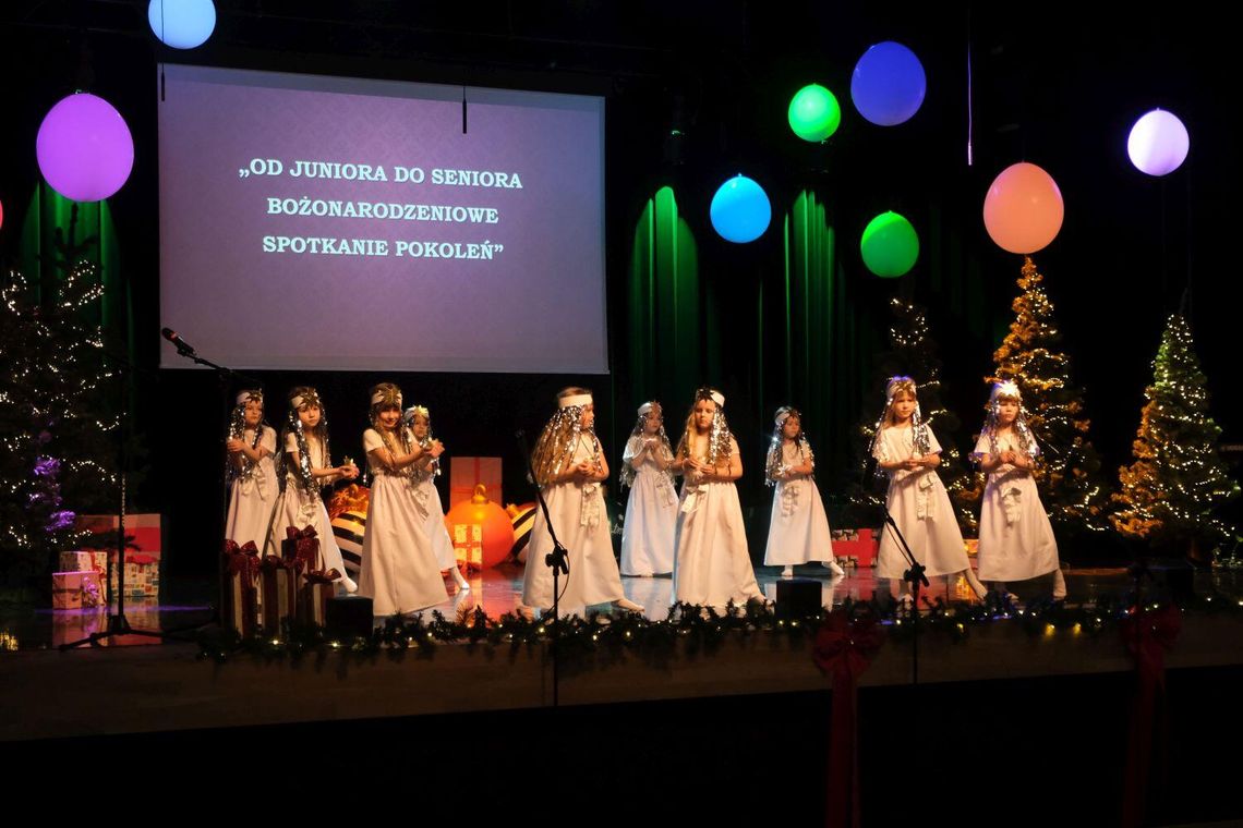 "Od Juniora do Seniora - bożonarodzeniowe spotkanie pokoleń" "Od Juniora do Seniora - bożonarodzeniowe spotkanie pokoleń"