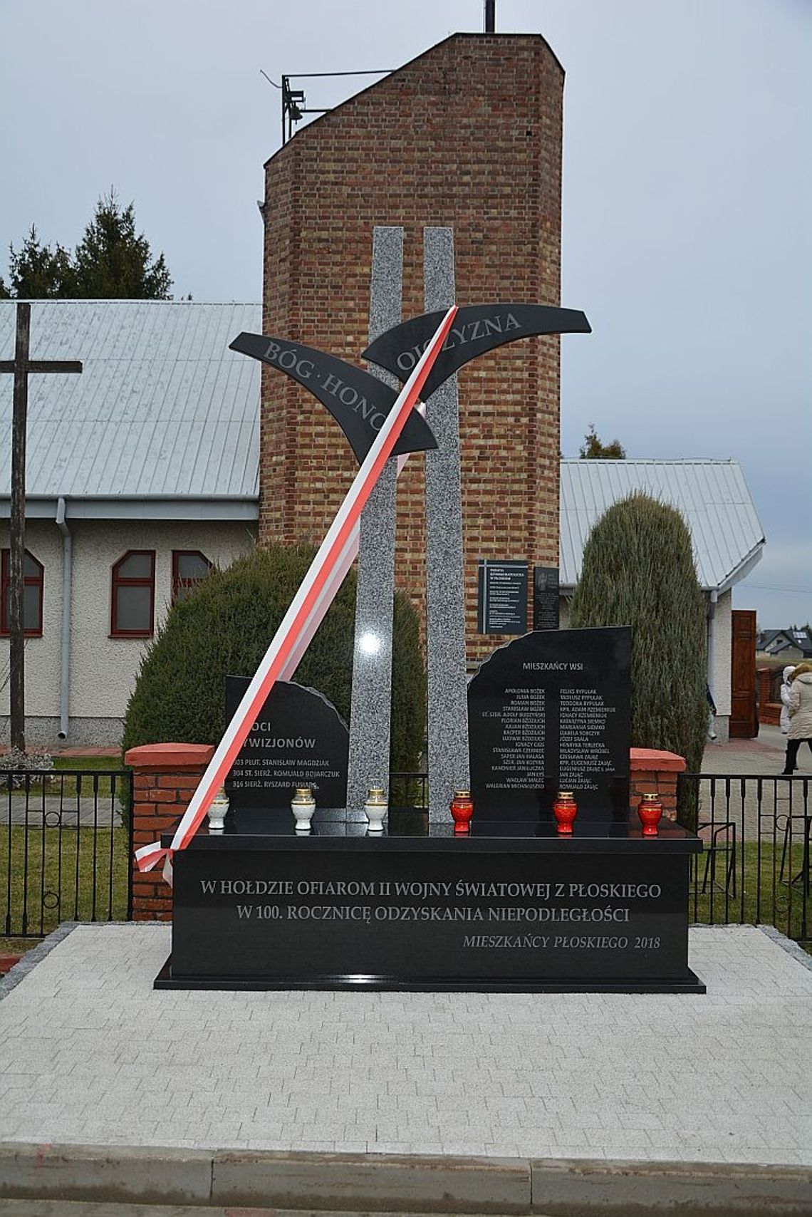 Odsłonięcie pomnika „W hołdzie Ofiarom II wojny światowej”