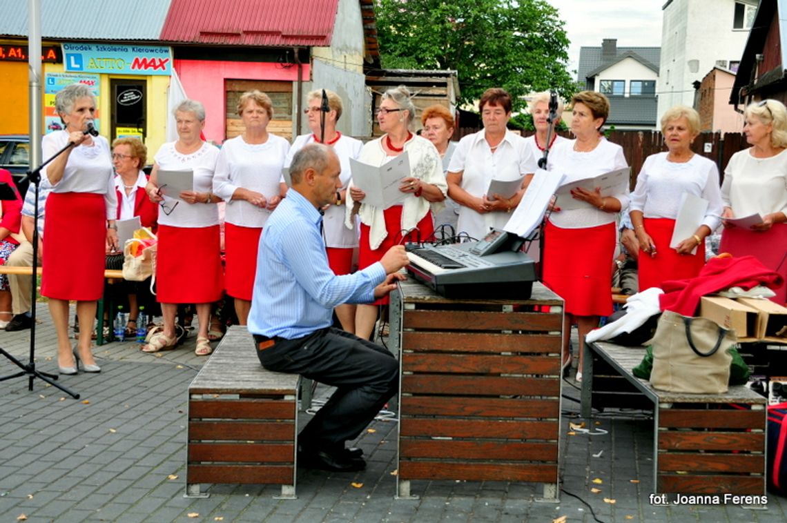 Patriotyczne śpiewanie w Biłgoraju