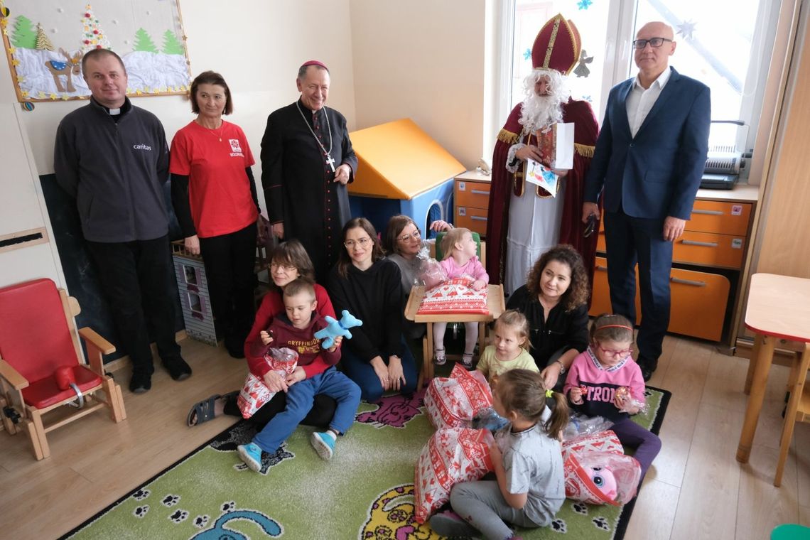 Podopieczni PSONI Koło w Zamościu zostali obdarowani prezentami podczas spotkania ze św. Mikołajem