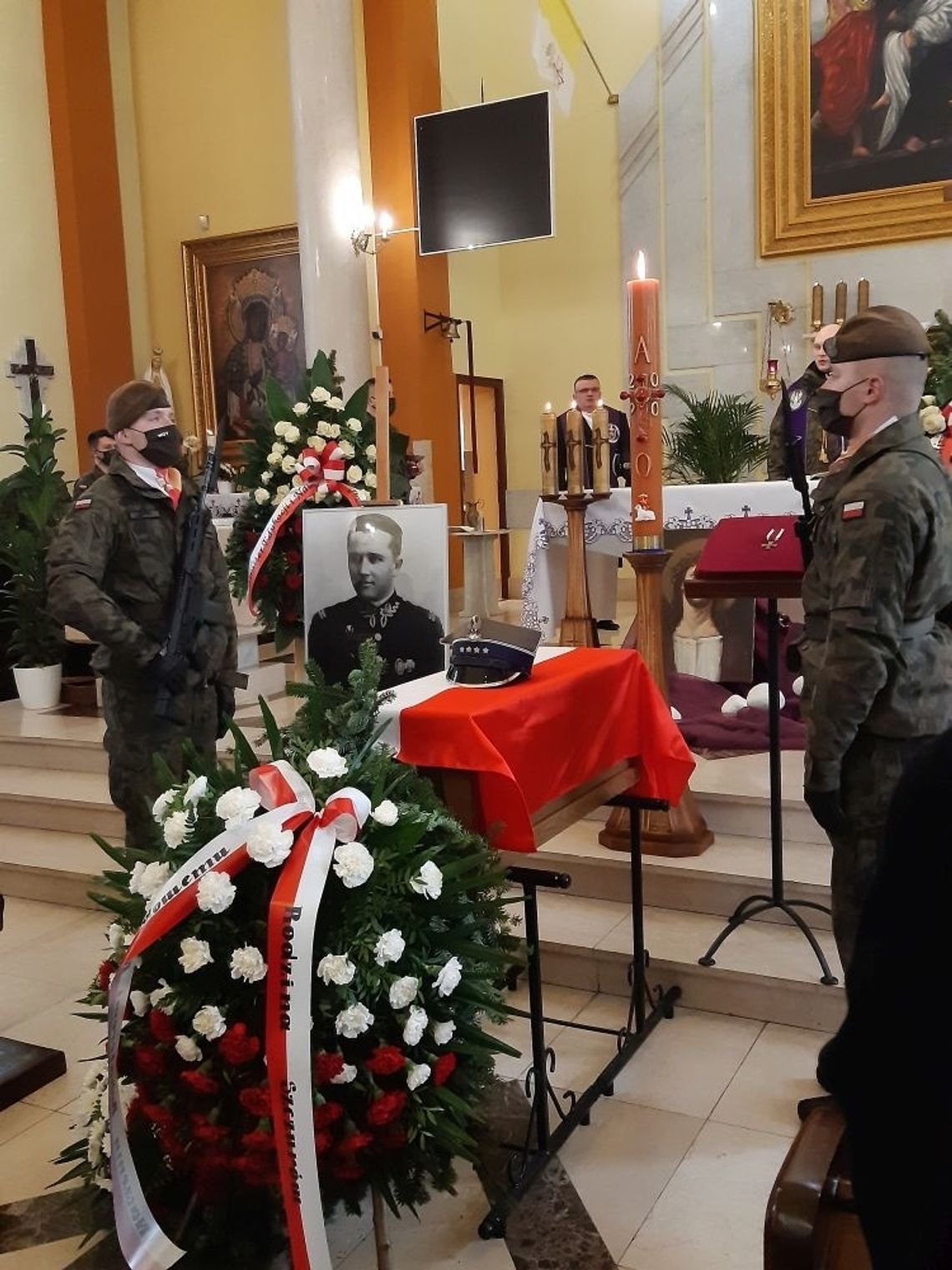 Pogrzeb żołnierza niezłomnego kpt. Romana Szczura