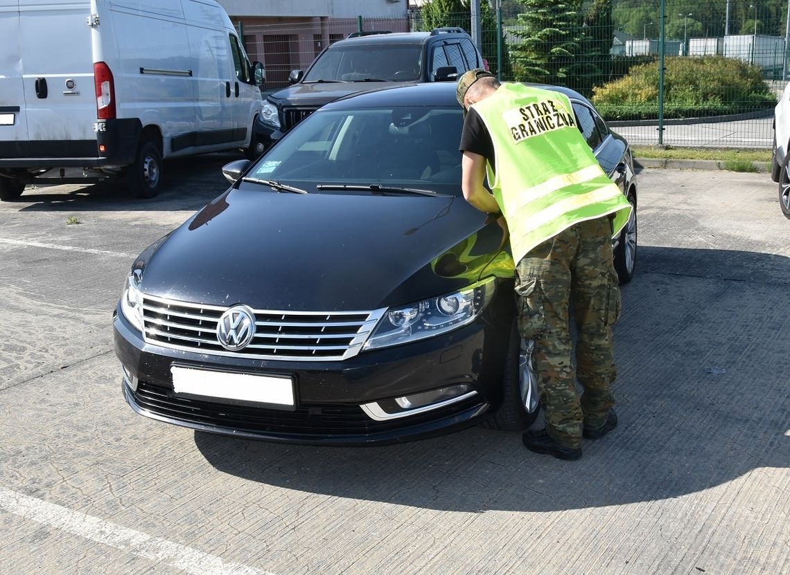 Poszukiwany samochód został odnaleziony na granicy w Hrebennem