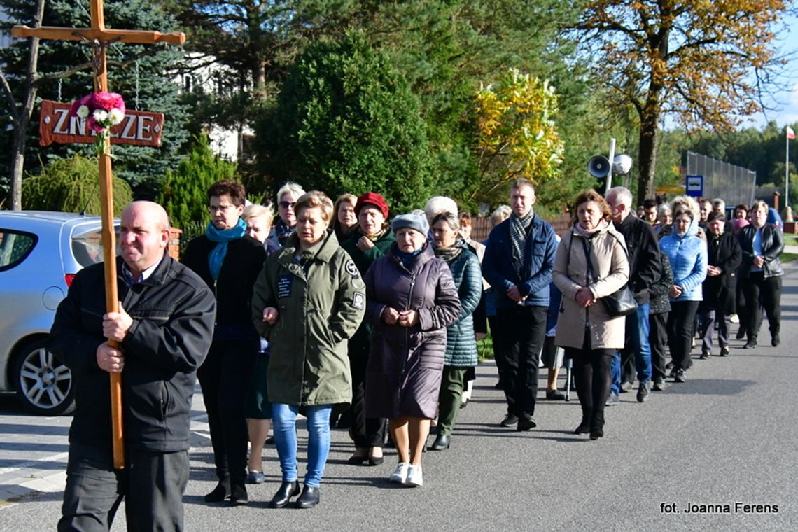 Procesja różańcowa w Starym Lipowcu