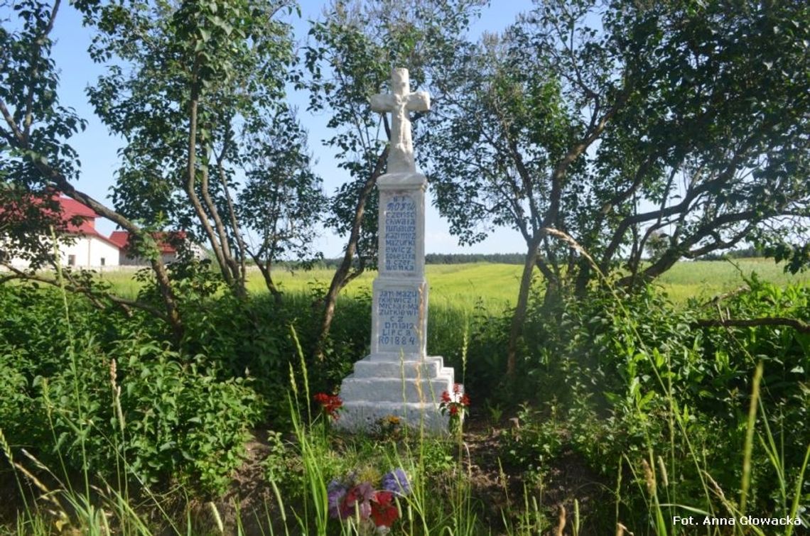 Przydrożne krzyże wracają do swojej świetności