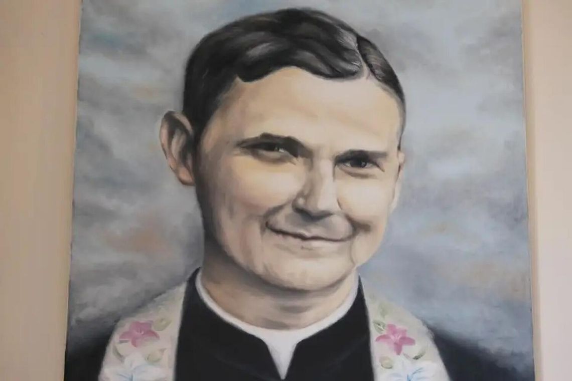 Relikwie bł. ks. Pisarskiego w parafii Różaniec Relikwie bł. ks. Pisarskiego w parafii Różaniec