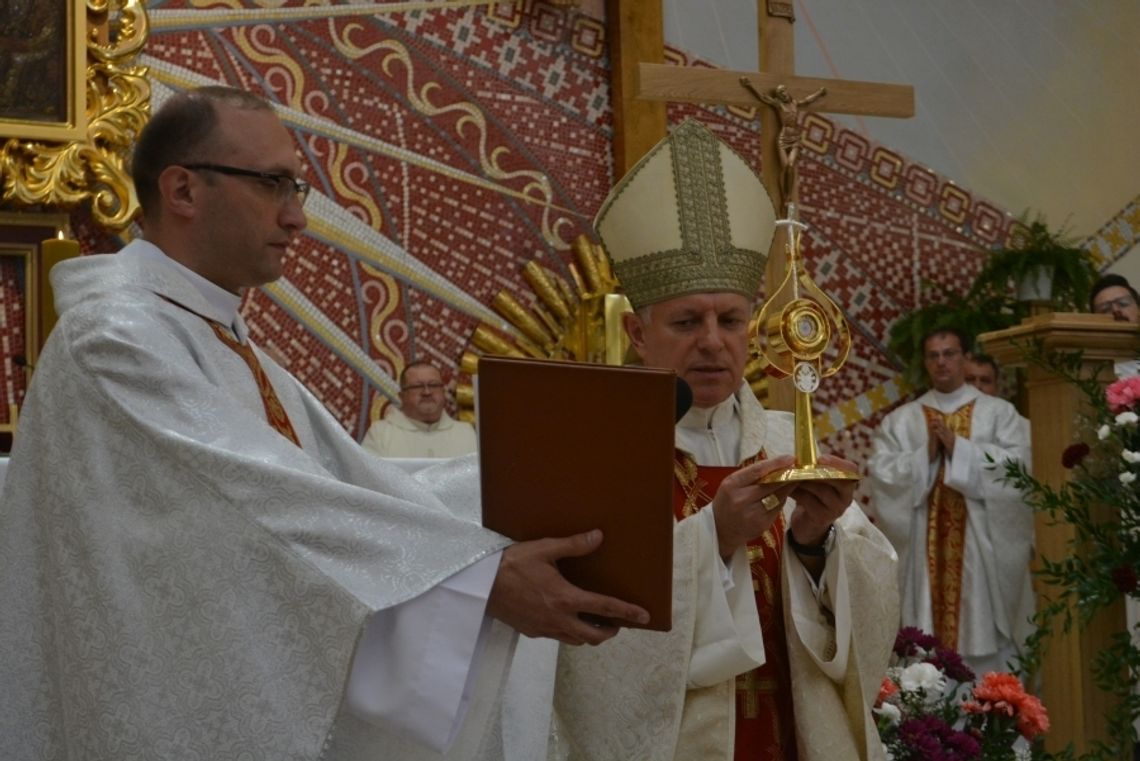 Relikwie św. Jana Pawła II w kościele MBKP w Zamościu