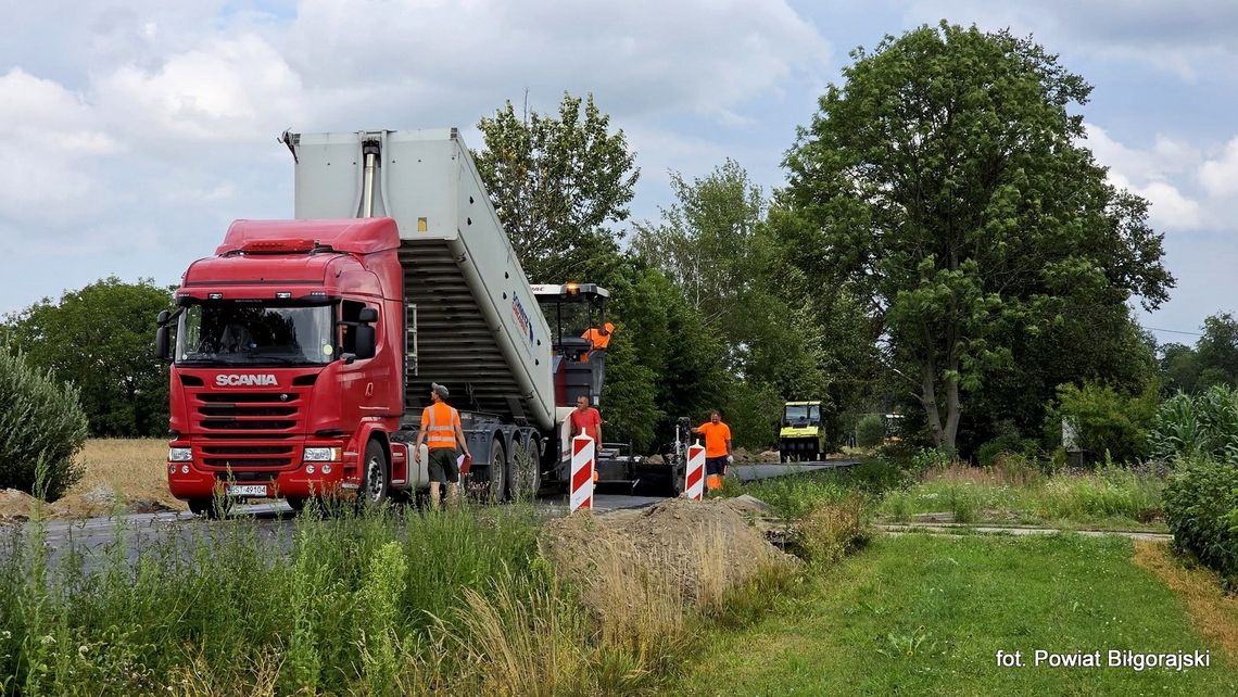 Trwa modernizacja drogi powiatowej Nr 2958L Wola Różaniecka - Różaniec