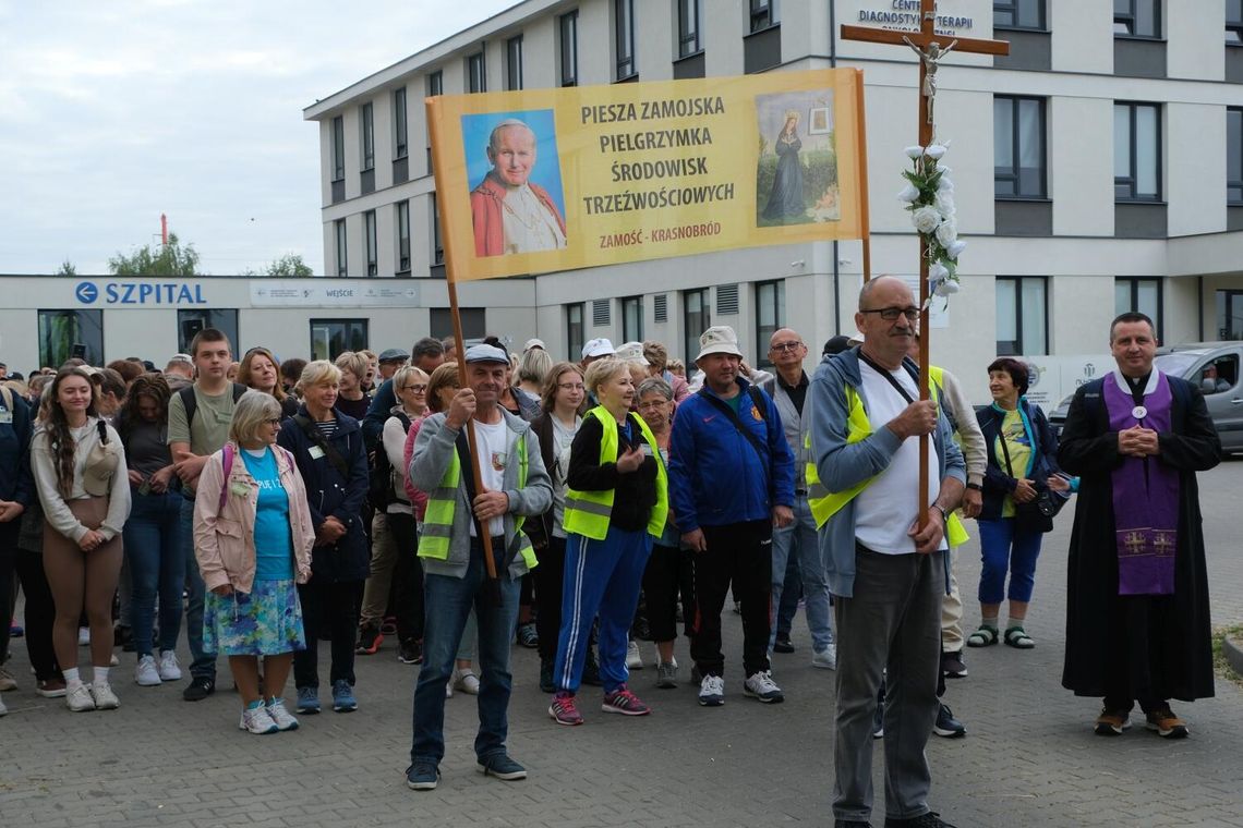 Trwa XII Piesza Zamojska Pielgrzymka Środowisk Trzeźwościowych
