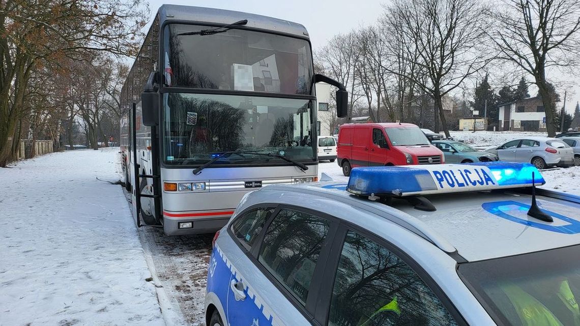 Trwają policyjne kontrole autokarów