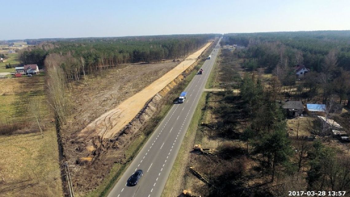 Trwają prace drogowe na krajowej 17