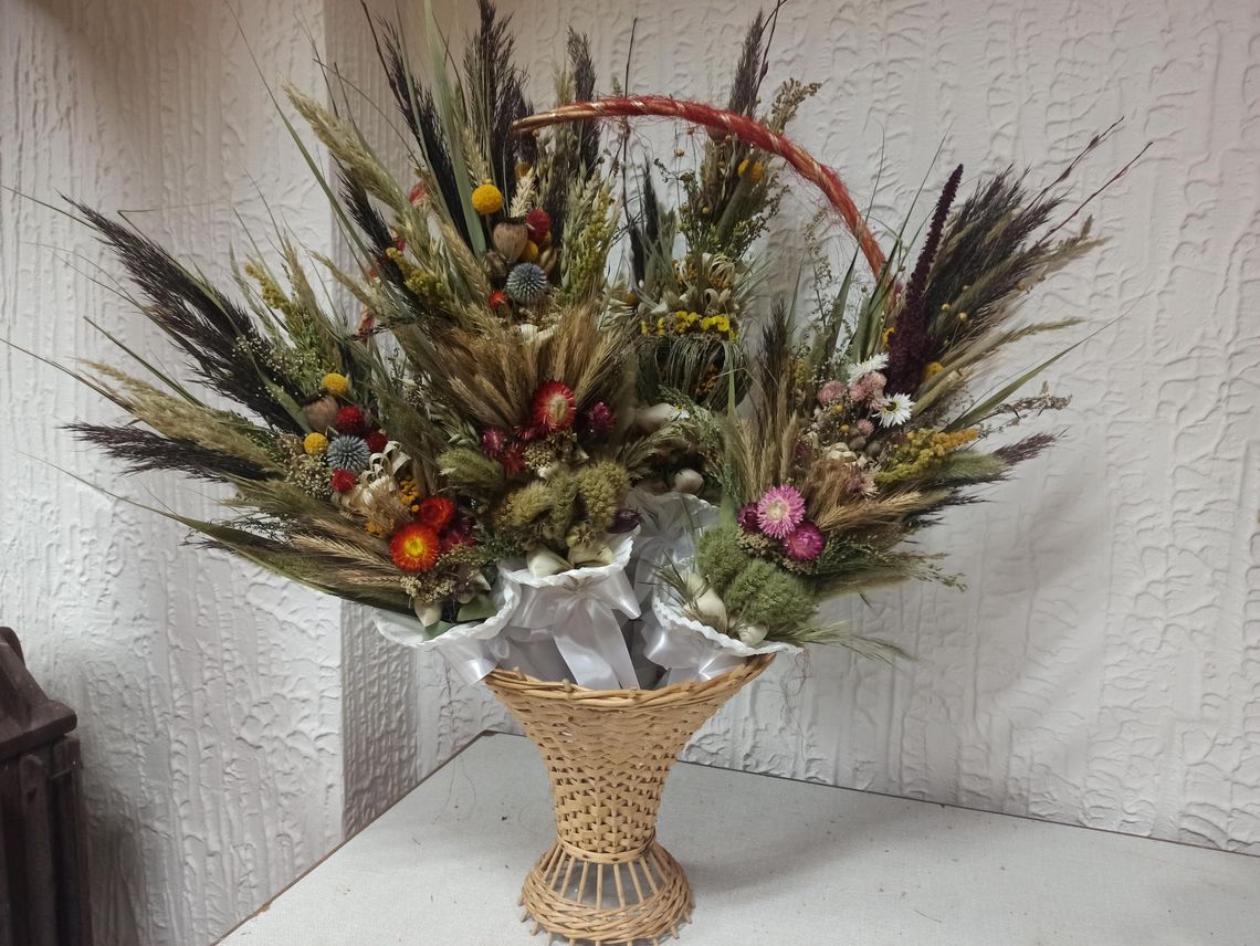 Tworzenie tradycyjnych palm wielkanocnych Tworzenie tradycyjnych palm wielkanocnych