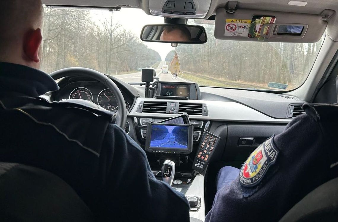 Uwaga kierowcy! Na terenie powiatu krasnostawskiego policjanci kontrolują prędkość