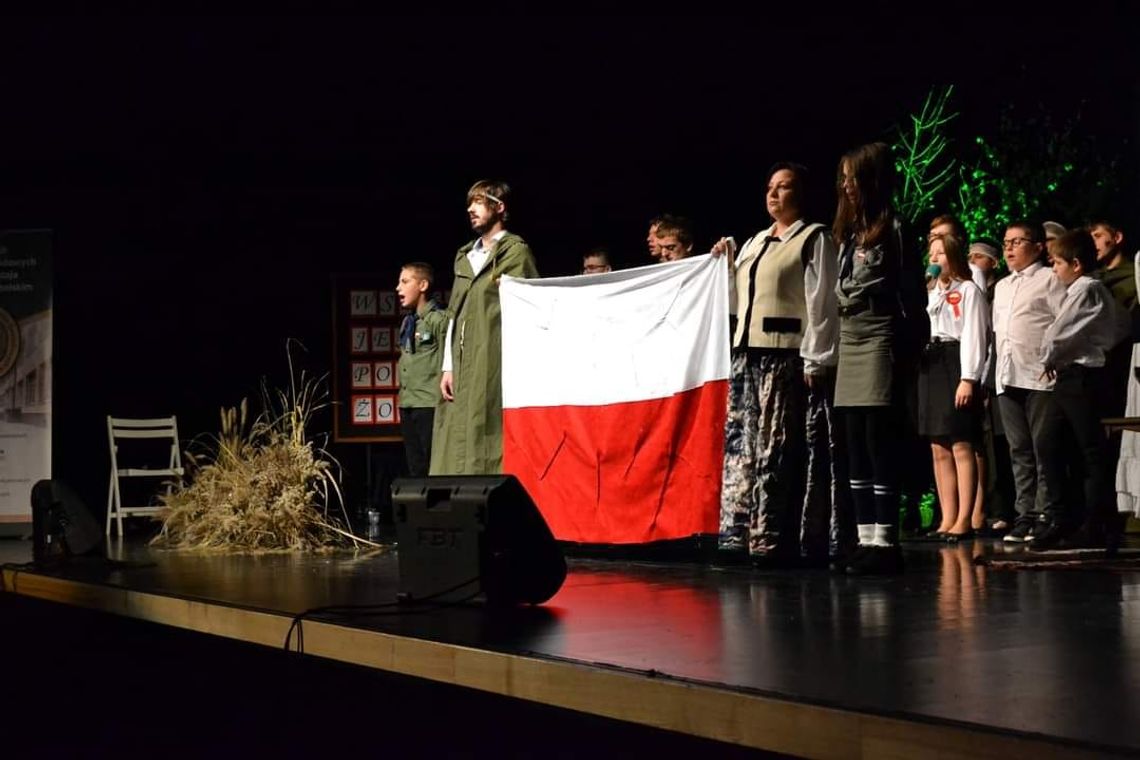 VIII Powiatowo-Szkolny Przegląd Pieśni Patriotycznej w Tomaszowie Lubelskim