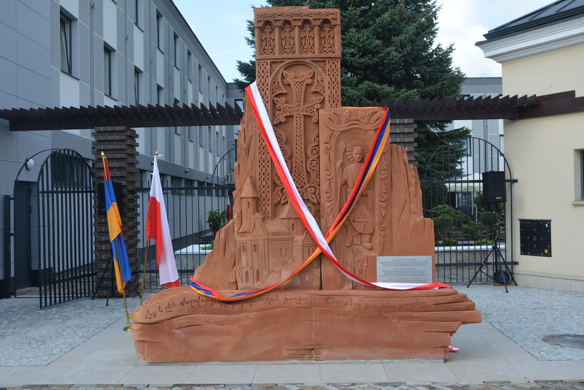 W Zamościu odsłonięto pomnik pamięci Ormian 